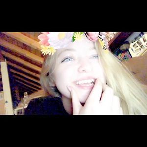 Meet your Posher, Olivia